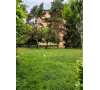 condominio con giardino