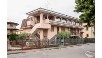 villa bifamiliare
